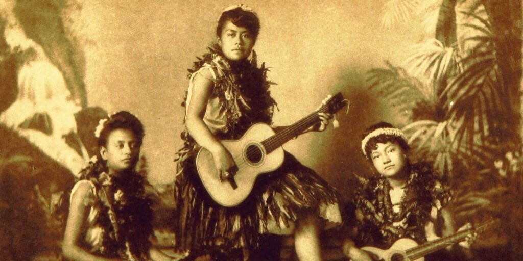 foto histórica de hawaianos con ukeleles originales